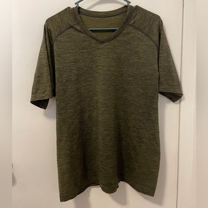 Lululemon men’s metal vent tech v neck bronze green dark olive